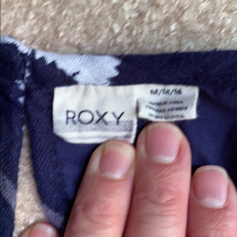 Adorable Roxy dress - Picture 3 of 5